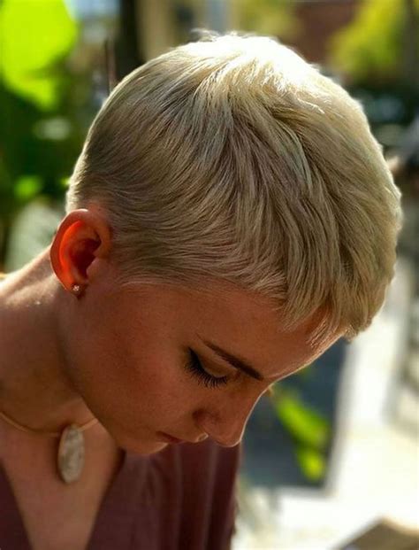 coupe tres courte femme nuque rasee|Coupe nuque rasée pour femme : comment bien l’adopter